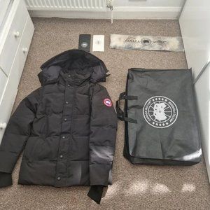 Canada goose Wyndham parka jacket Size XS